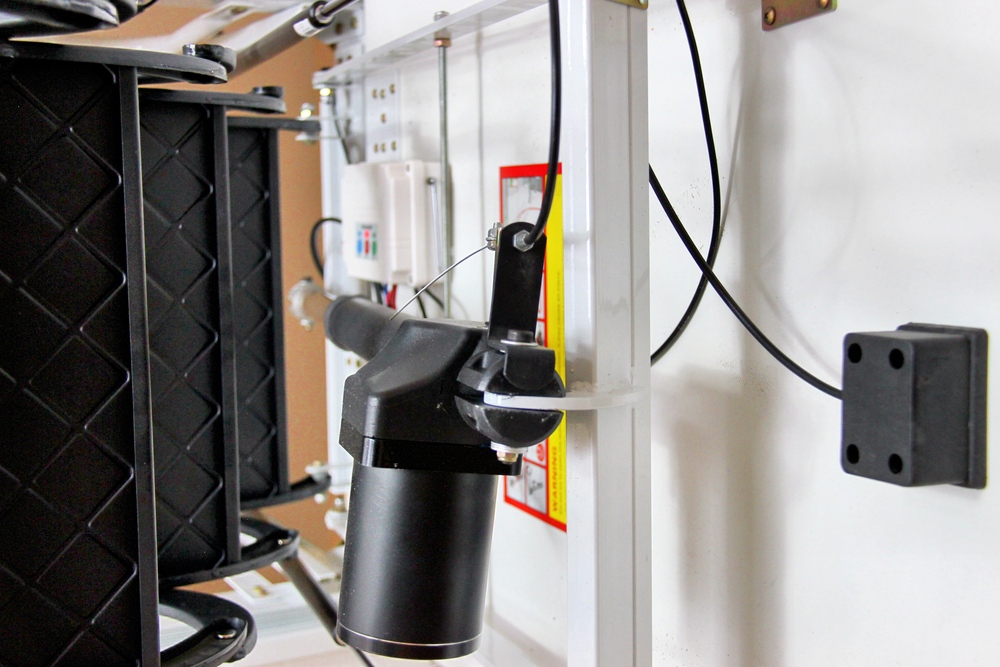 Лестница ножничная металлическая LOFTSTEP LCS-E (CH) 70х100х300см Fakro купить в Санкт-Петербурге