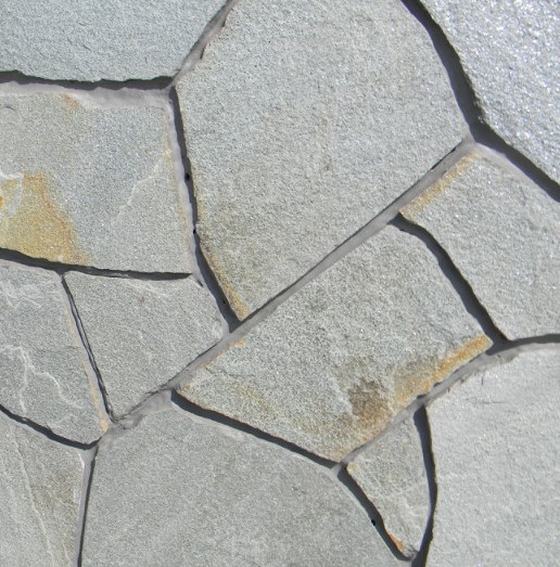 Кварцит светло-зеленый златолит рваный край галтованный 30-40мм Camonica купить в Санкт-Петербурге