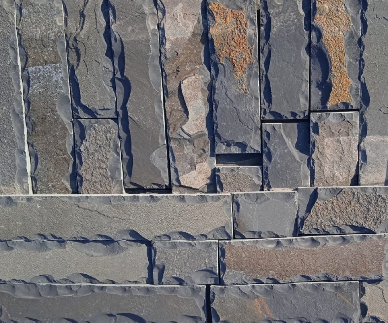 Плитка из шунгита со сколом 100мм Camonica купить в Санкт-Петербурге