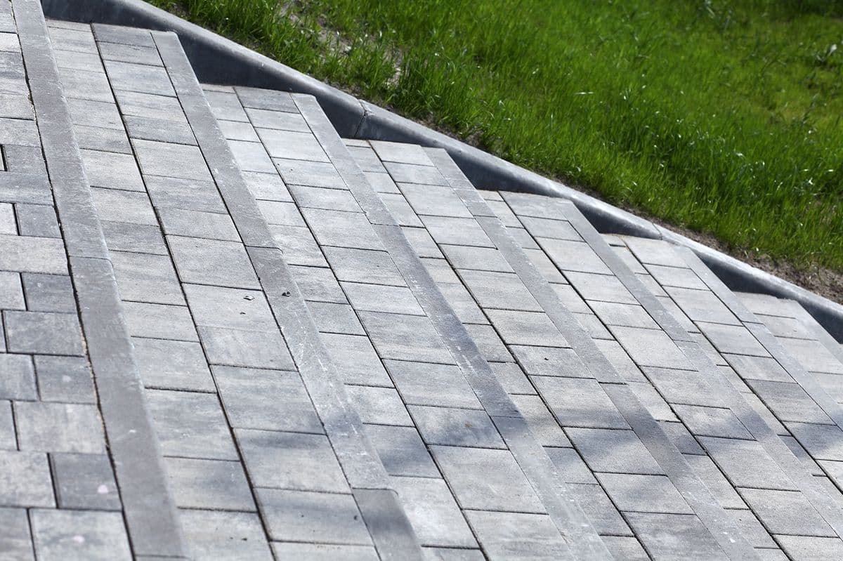 1.П.8 Плитка тротуарная B.3.Фсм.8 "Новый город" Листопад (гладкий) антрацит 10.37м2/пд купить в Санкт-Петербурге