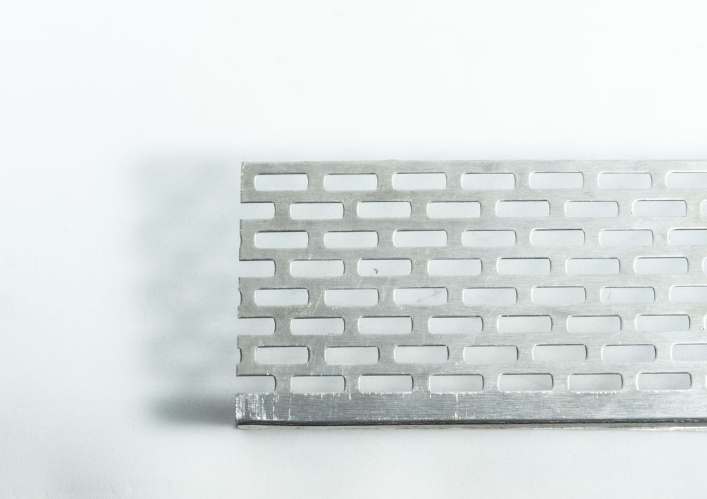 50/30 Алюминиевый перфорированный вентиляционный профиль (Al 2,5м.) купить в Санкт-Петербурге