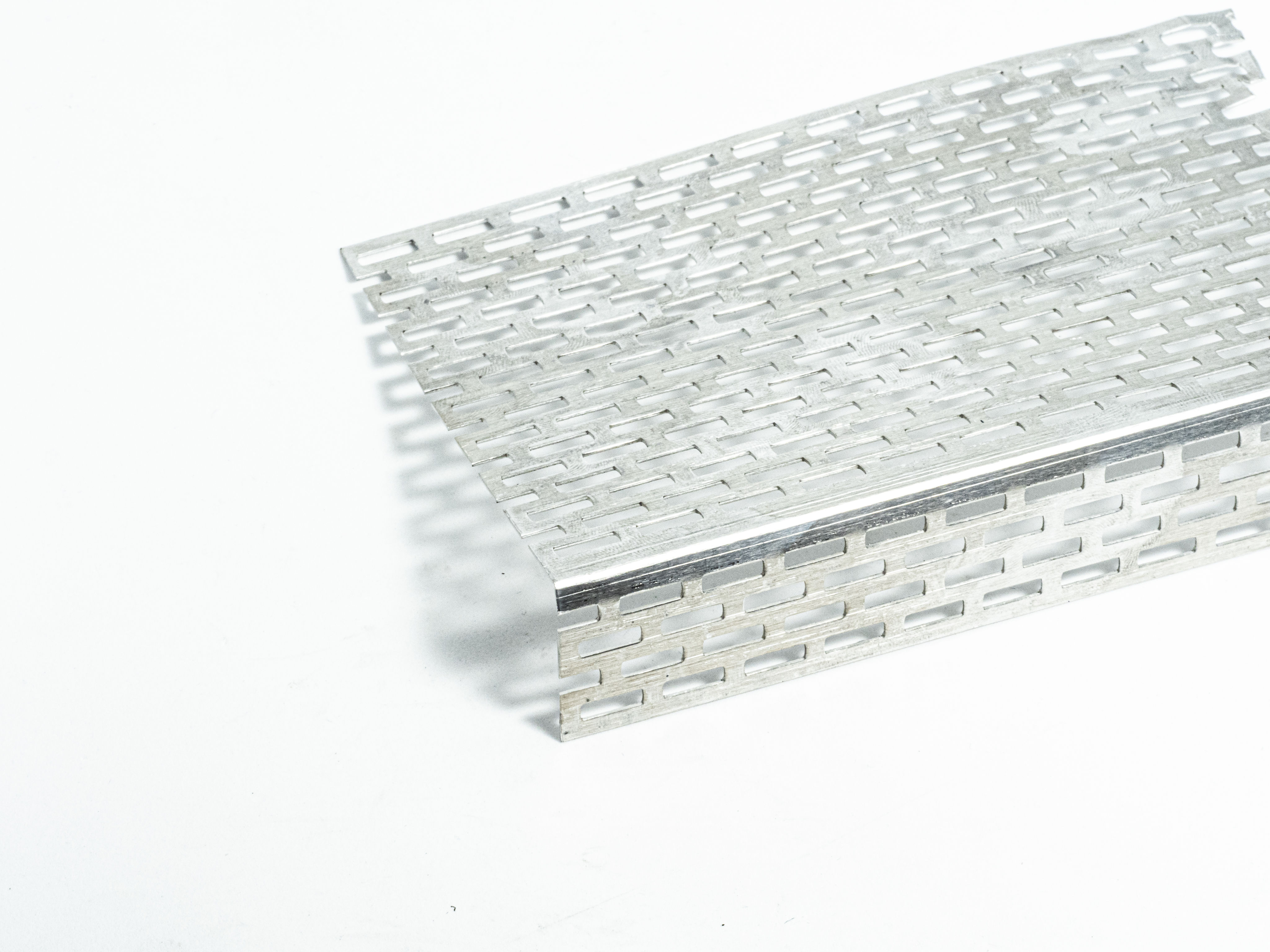 100/30 Алюминиевый перфорированный вентиляционный профиль (Al 2,5м.) купить в Санкт-Петербурге