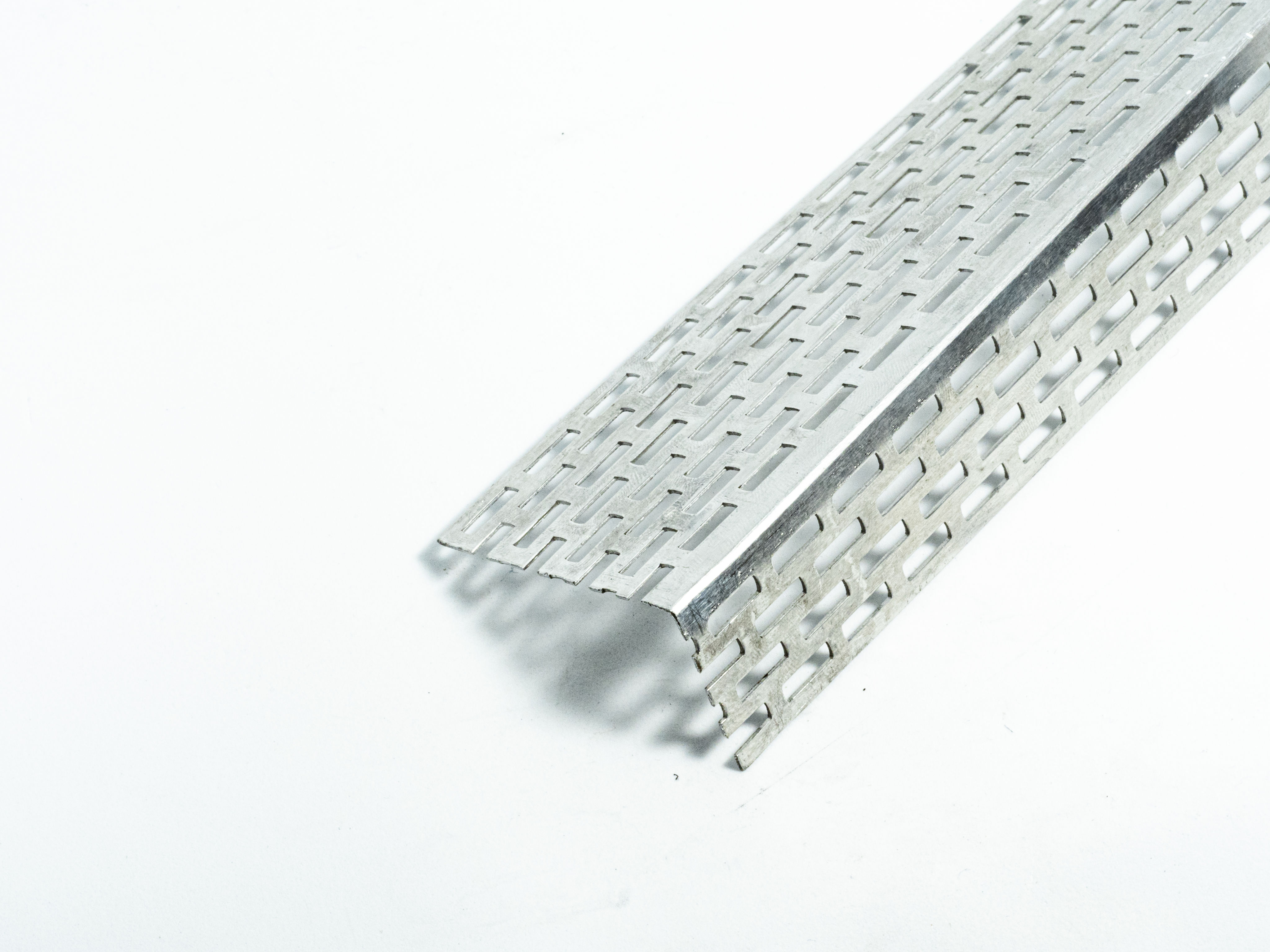 50/30 Алюминиевый перфорированный вентиляционный профиль (Al 2,5м.) купить в Санкт-Петербурге