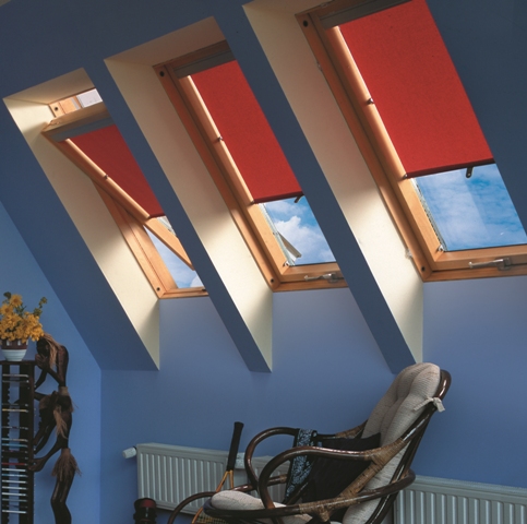 Мансардное окно Fakro STANDART, FTS-V U4 с вентклапаном 55х78 см купить в Санкт-Петербурге