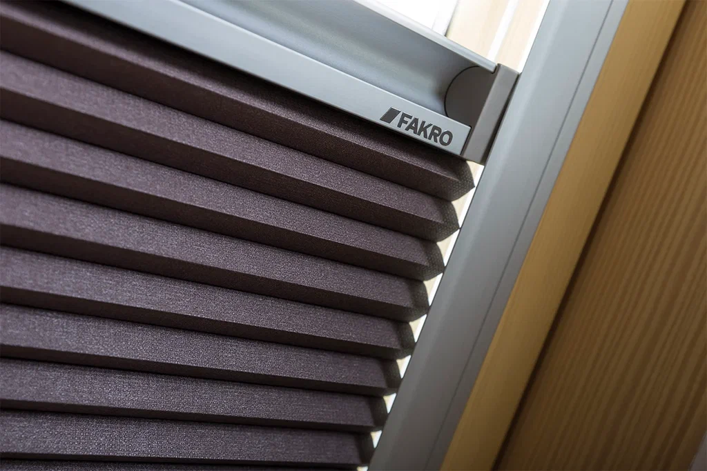 Штора APF II 94*140 602 (бежевый) Fakro купить в Санкт-Петербурге