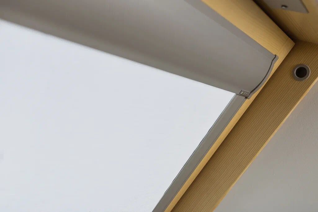 Штора ARP 55*98 001 (белый) Fakro  купить в Санкт-Петербурге