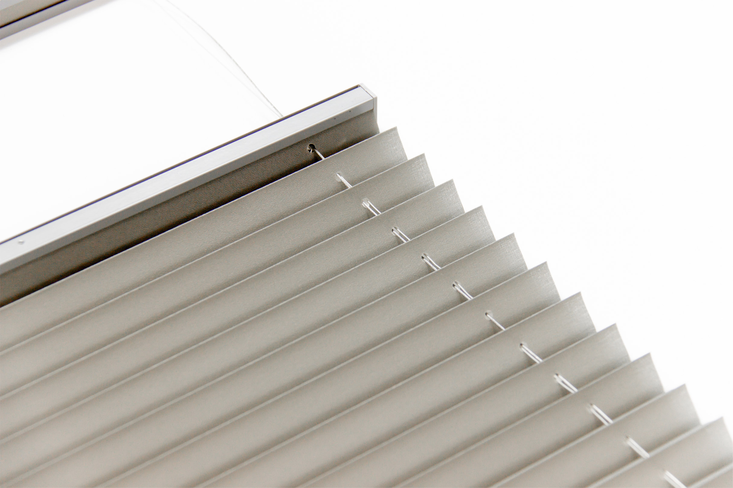 Универсальная плиссированная штора OPS 55х98см Fakro купить в Санкт-Петербурге