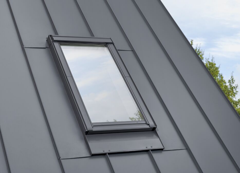 Оклад для окна EDQ 074/xxx Rx200 д/фальцевой кровли Roto купить в Санкт-Петербурге