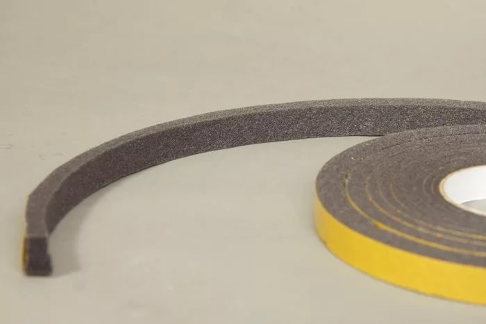 Уплотнитель универсальный саморасширяющийся с клеевым слоем ЕС размер: 30x40x4000мм купить в Санкт-Петербурге