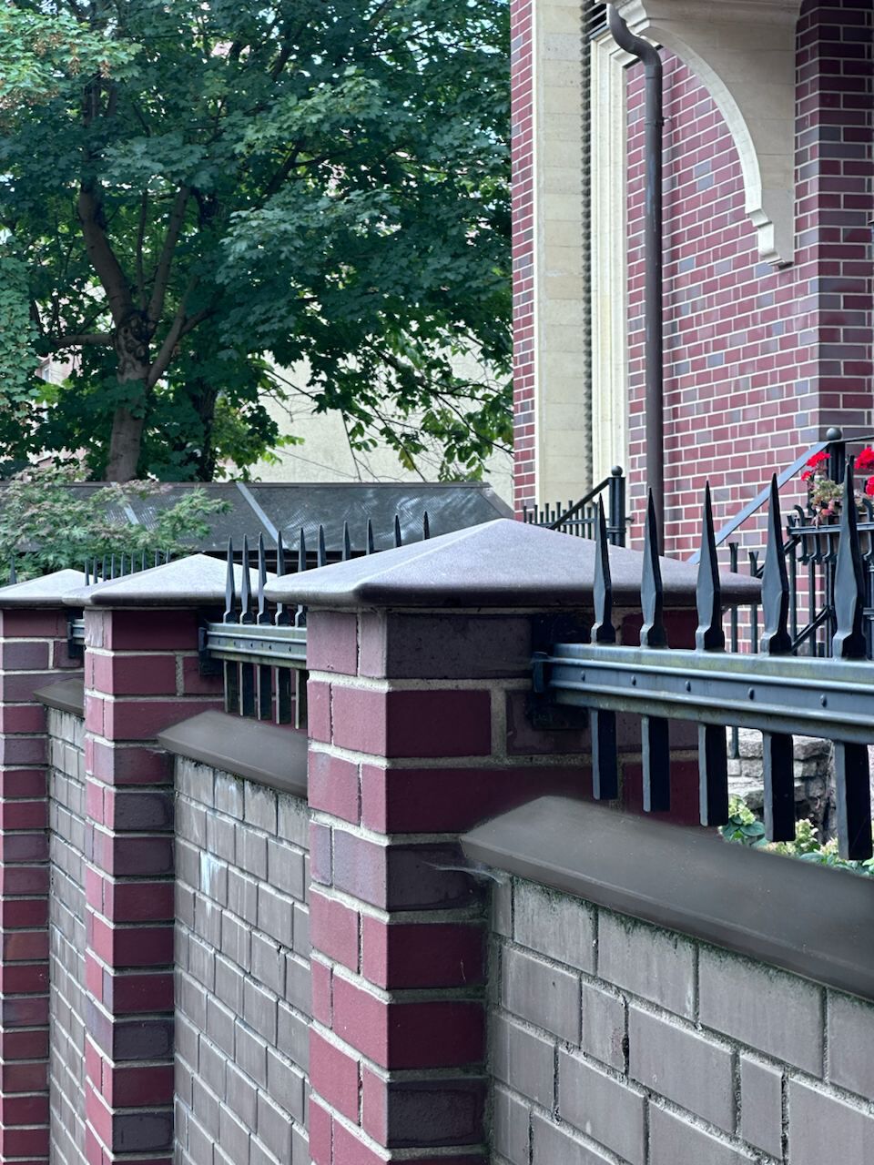 БЕТ-А Оголовник столбовой 480х480х100мм 9005 (черный) 48шт/пд купить в Санкт-Петербурге