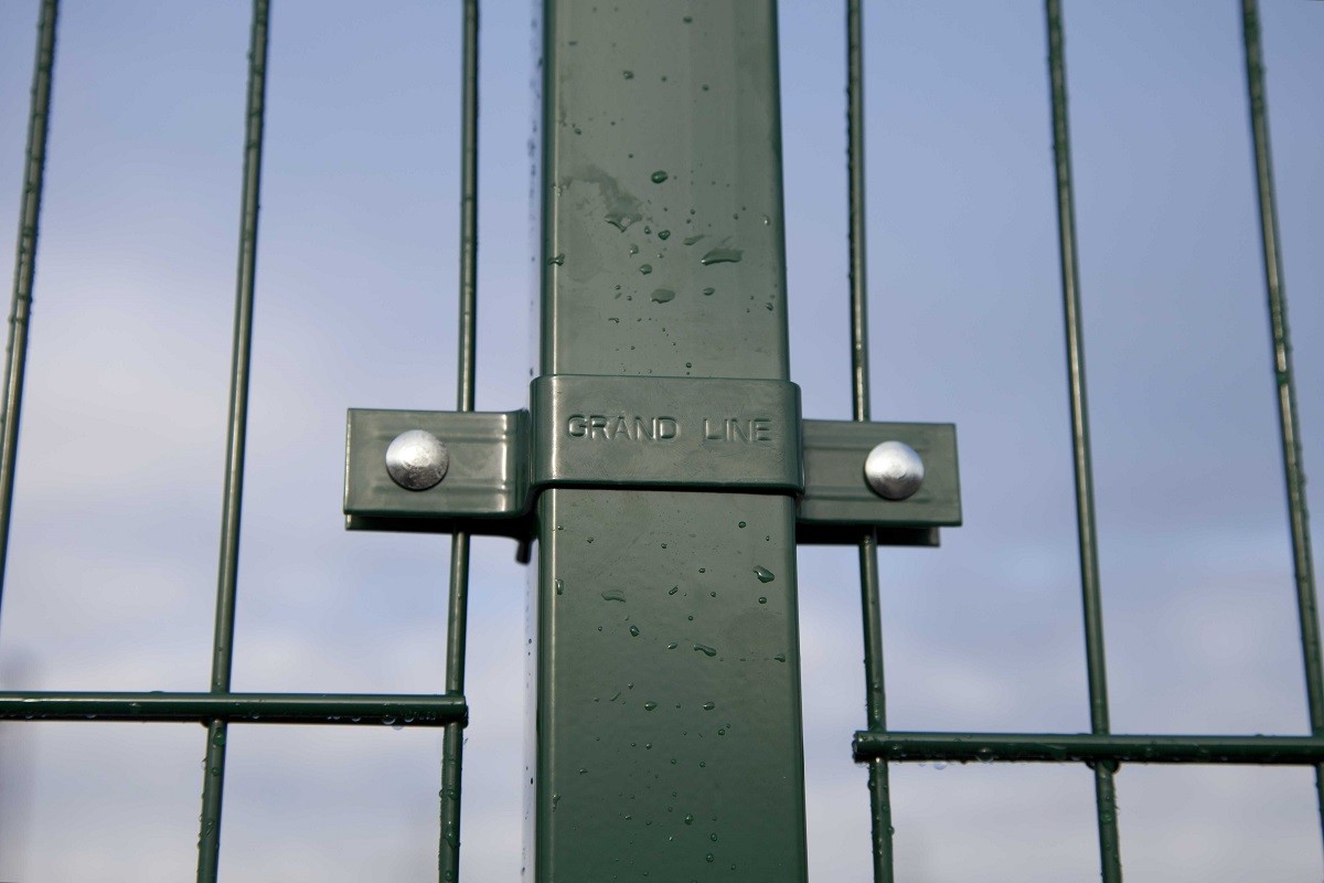 Крепление хомут 80*80 (укомплектован антивандальными гайками М6) купить в Санкт-Петербурге