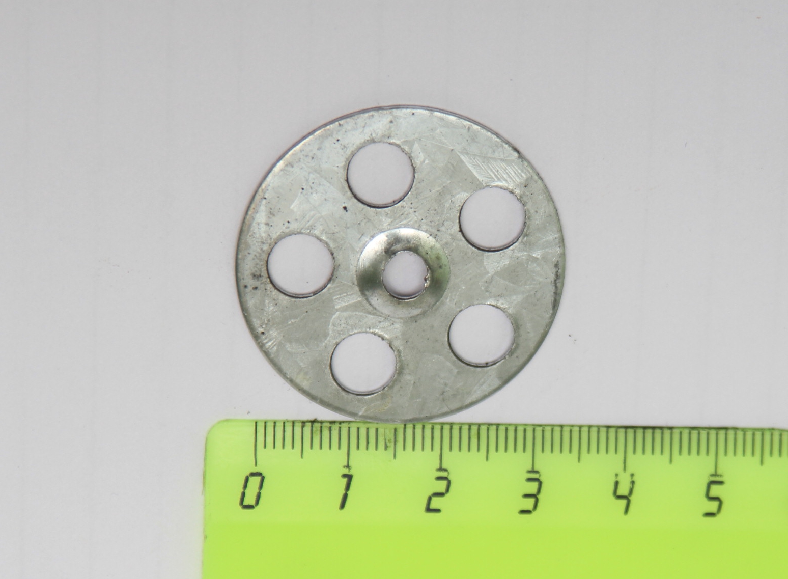 Шайба металлическая перфорированная купить в Санкт-Петербурге